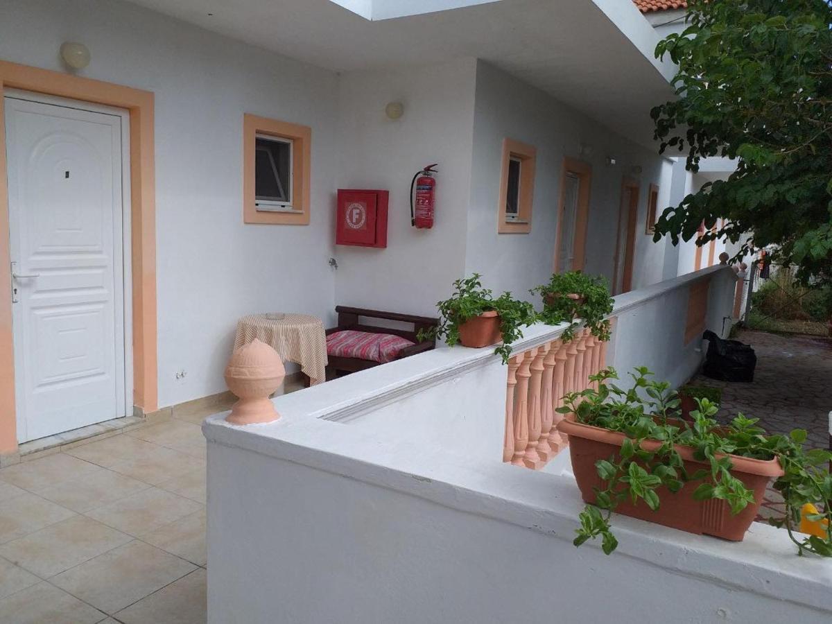 Vivi'S Studios Alykes  Ngoại thất bức ảnh